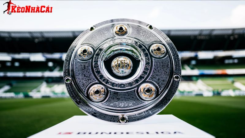 Nhịp độ Bundesliga: nhanh, trực diện và giàu năng lượng
